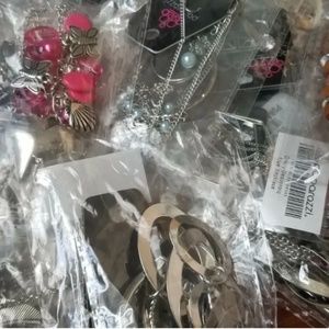 Paparazzi jewelry Lot. Condition is "New with tags". You will get 5 random items